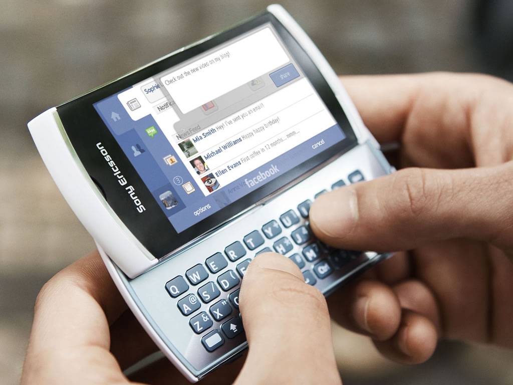 The Sony Ericsson Vivaz Boasts an Impressive Digital Camera 3