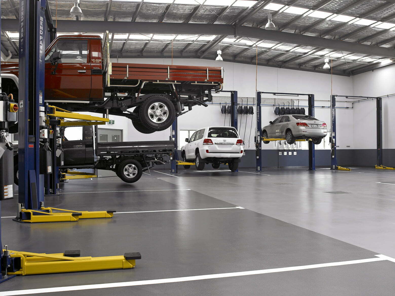 The leaders of automobile Lifts 3