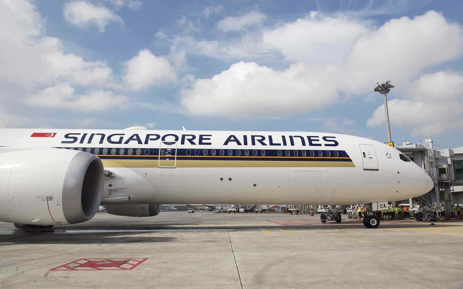 The longest flight in the world that lasted almost 18 hours 1