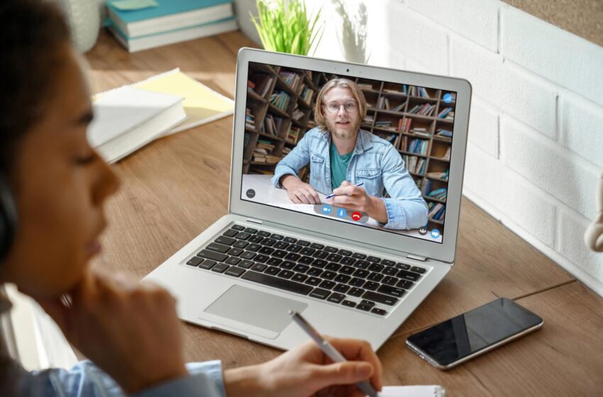 Distance Learning Online - What Is It and How to Learn it? 2